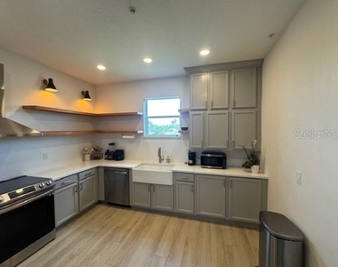 1221 Priory Circle - Photo Thumbnail 3
