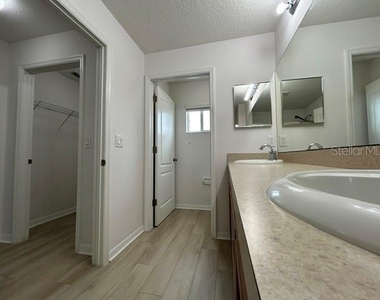 1221 Priory Circle - Photo Thumbnail 14