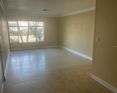 1830 Maravilla Avenue - Photo Thumbnail 3