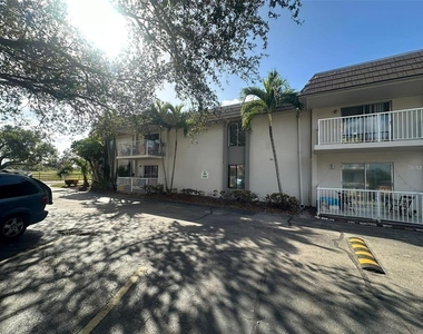 1830 Maravilla Avenue - Photo Thumbnail 17