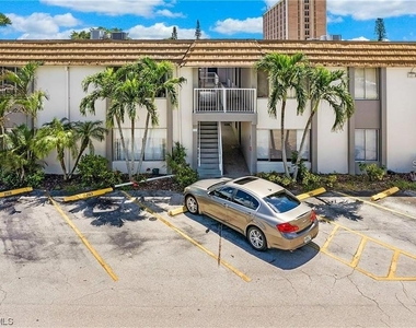 1830 Maravilla Avenue - Photo Thumbnail 23