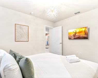 15972 Sandy Cliffs Drive - Photo Thumbnail 54