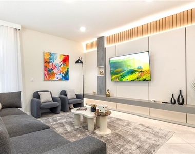 15972 Sandy Cliffs Drive - Photo Thumbnail 13