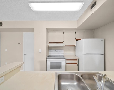 441 Fountainhead Circle - Photo Thumbnail 6