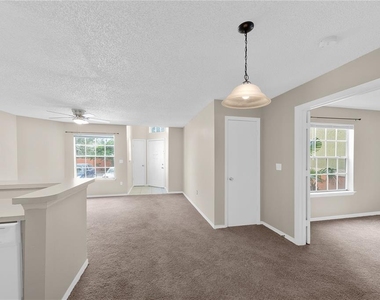 441 Fountainhead Circle - Photo Thumbnail 10