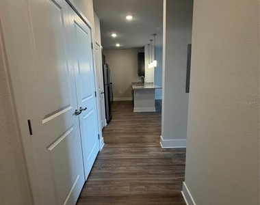 510 Academy Drive - Photo Thumbnail 2