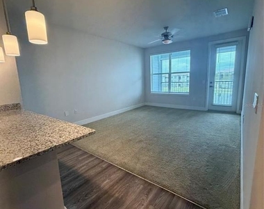 510 Academy Drive - Photo Thumbnail 3