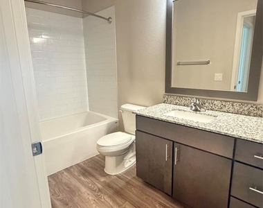 510 Academy Drive - Photo Thumbnail 4
