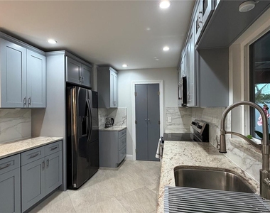 3435 Overlook Drive Ne - Photo Thumbnail 2