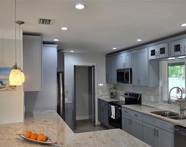 3435 Overlook Drive Ne - Photo Thumbnail 8