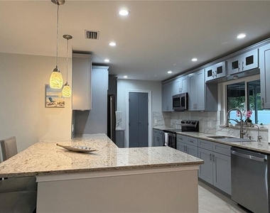 3435 Overlook Drive Ne - Photo Thumbnail 34