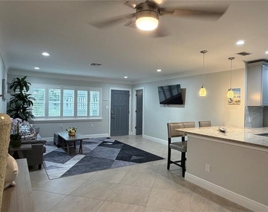 3435 Overlook Drive Ne - Photo Thumbnail 5