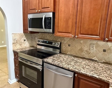 17802 Jefferson Street - Photo Thumbnail 11