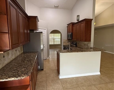 17802 Jefferson Street - Photo Thumbnail 9