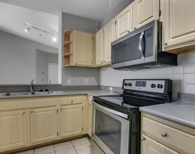 2705 Maitland Crossing Way - Photo Thumbnail 7