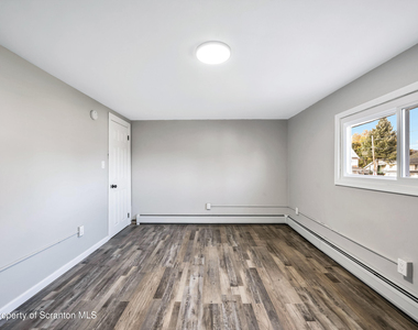 333 Oak Street - Photo Thumbnail 6