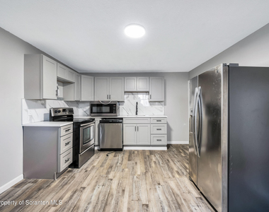 333 Oak Street - Photo Thumbnail 3