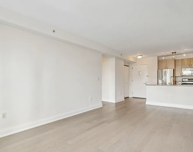 125 West 31st Street - Photo Thumbnail 1