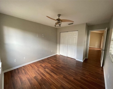 717 Nw 233rd Terrace - Photo Thumbnail 10