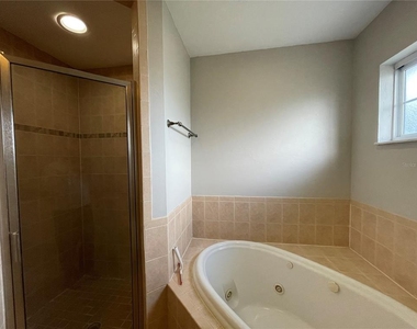 717 Nw 233rd Terrace - Photo Thumbnail 8