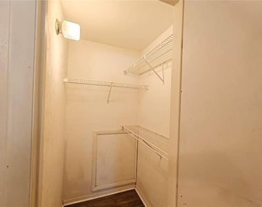4000 Sw 23rd Street - Photo Thumbnail 5