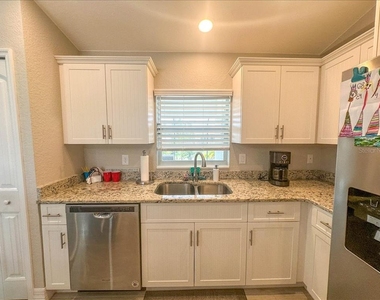 11707 Willmington Boulevard - Photo Thumbnail 13