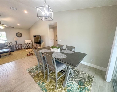 11707 Willmington Boulevard - Photo Thumbnail 16