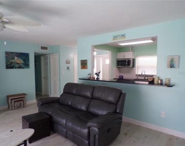 21088 Edgewater Drive - Photo Thumbnail 34