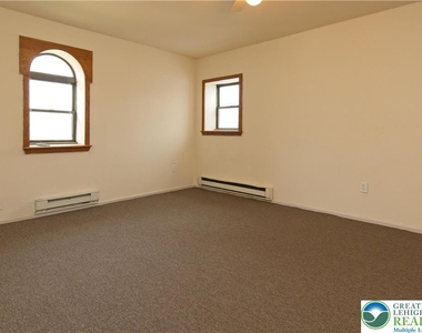 709 Front Street - Photo Thumbnail 6