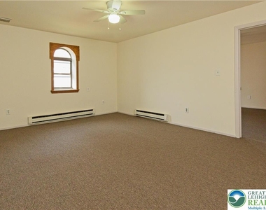 709 Front Street - Photo Thumbnail 3