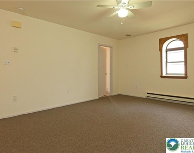 709 Front Street - Photo Thumbnail 4