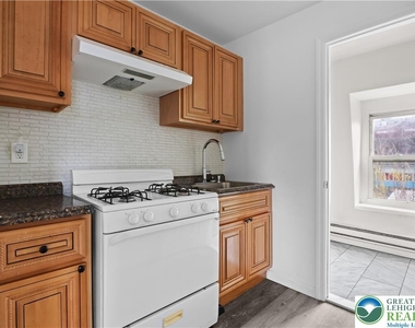 1113 Ferry Street - Photo Thumbnail 4