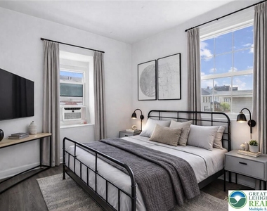 1113 Ferry Street - Photo Thumbnail 6