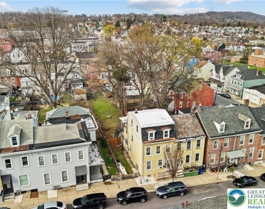 1113 Ferry Street - Photo Thumbnail 13