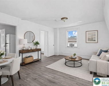 1113 Ferry Street - Photo Thumbnail 2