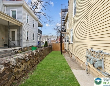 1113 Ferry Street - Photo Thumbnail 9