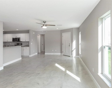 125 Boundary Boulevard - Photo Thumbnail 9