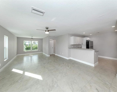 125 Boundary Boulevard - Photo Thumbnail 4