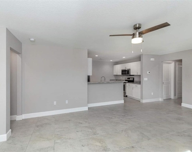 125 Boundary Boulevard - Photo Thumbnail 8