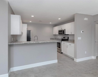 125 Boundary Boulevard - Photo Thumbnail 7