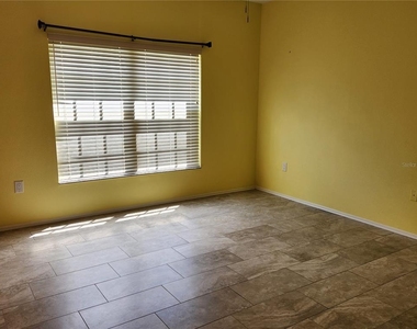 6330 Green Oak Circle - Photo Thumbnail 8