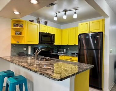 3031 Quail Hollow - Photo Thumbnail 8
