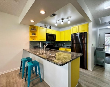 3031 Quail Hollow - Photo Thumbnail 7