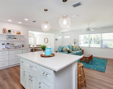 3049 Wood Street - Photo Thumbnail 7