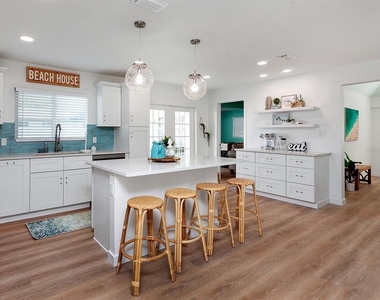 3049 Wood Street - Photo Thumbnail 4