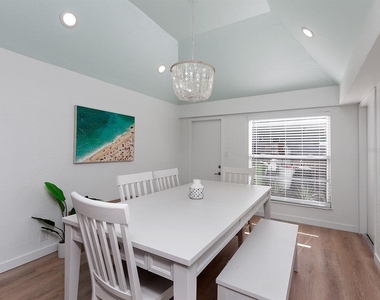 3049 Wood Street - Photo Thumbnail 13