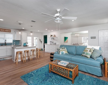 3049 Wood Street - Photo Thumbnail 3