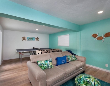 3049 Wood Street - Photo Thumbnail 17