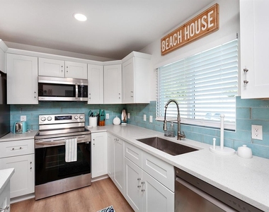 3049 Wood Street - Photo Thumbnail 6