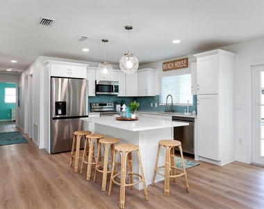 3049 Wood Street - Photo Thumbnail 5